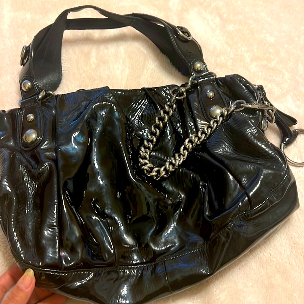 Gucci Black Patent Leather Bag With Chain